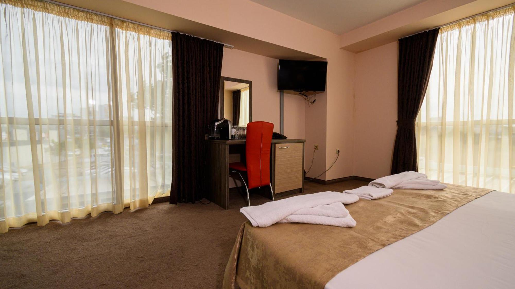 City Hotel Hotel 2*