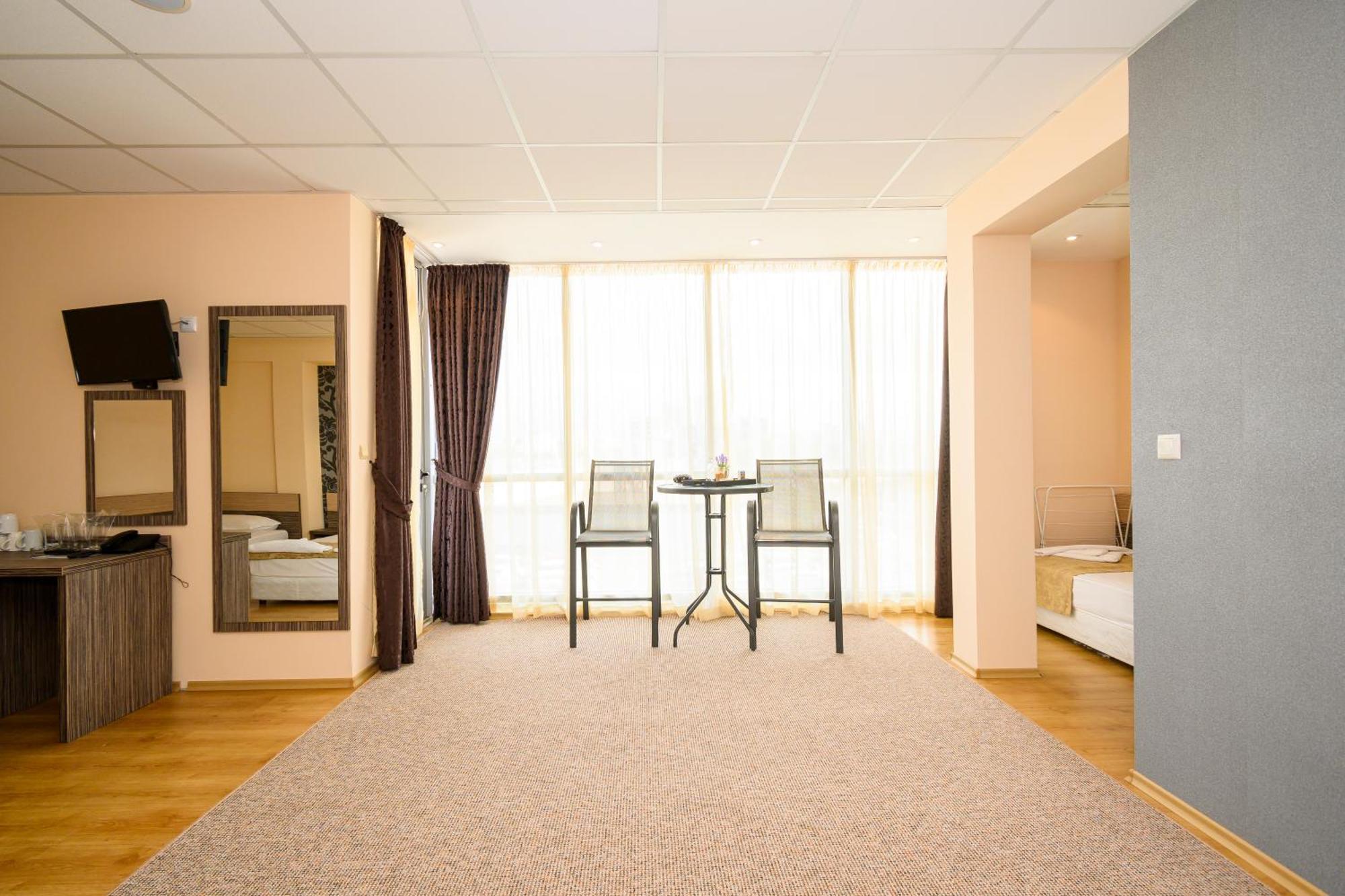 Hotel City Hotel 2*